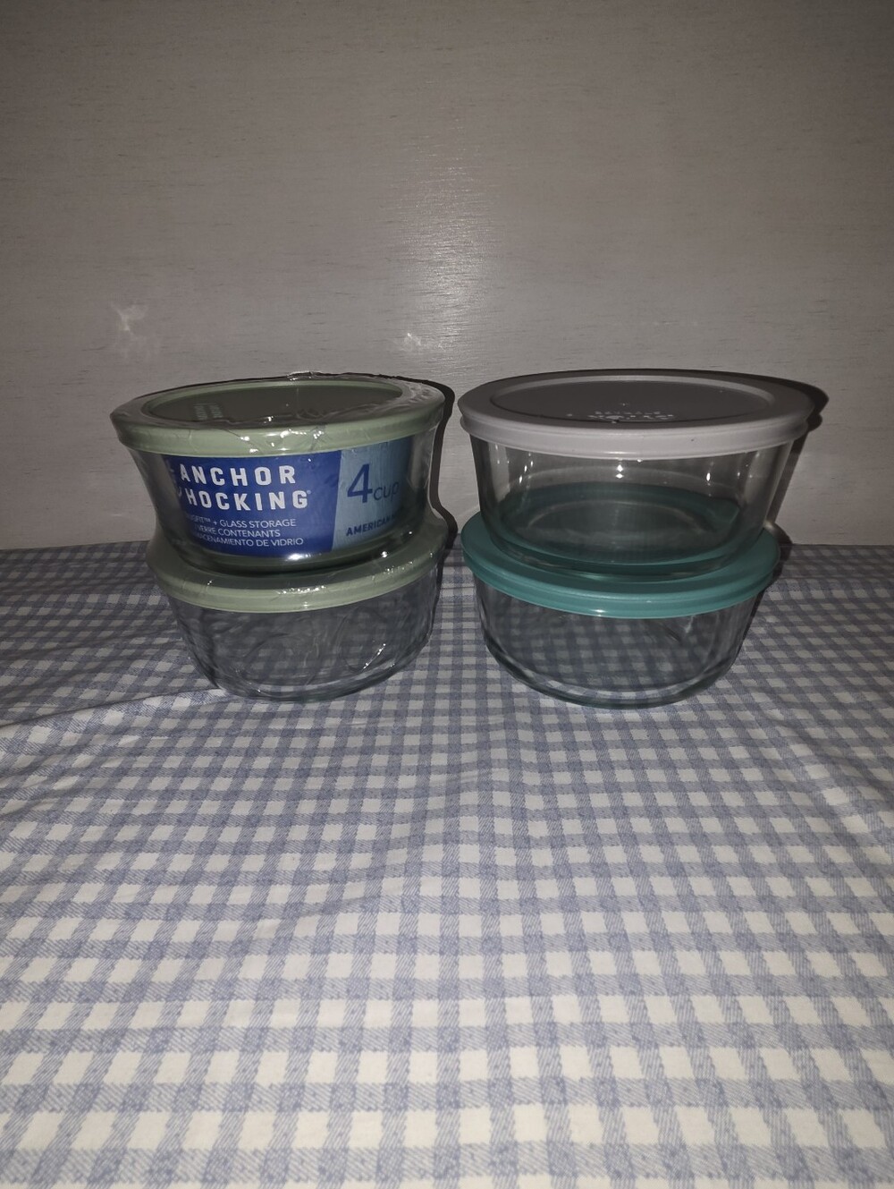 2 Anchor HockingStorage Bowls Four Cup / 1 Grey Pyrex Four Cup/1 Teal Pyrex 4cup
